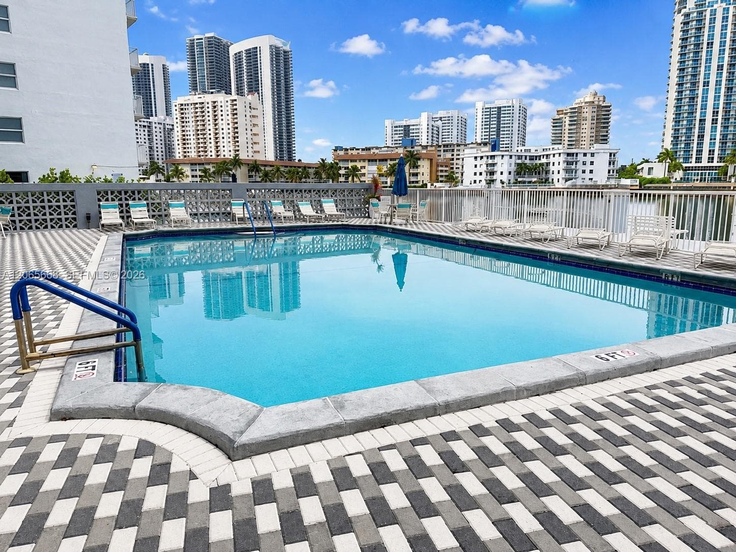 137 Golden Isles Dr # 912, Hallandale Beach FL 33009 photo 5