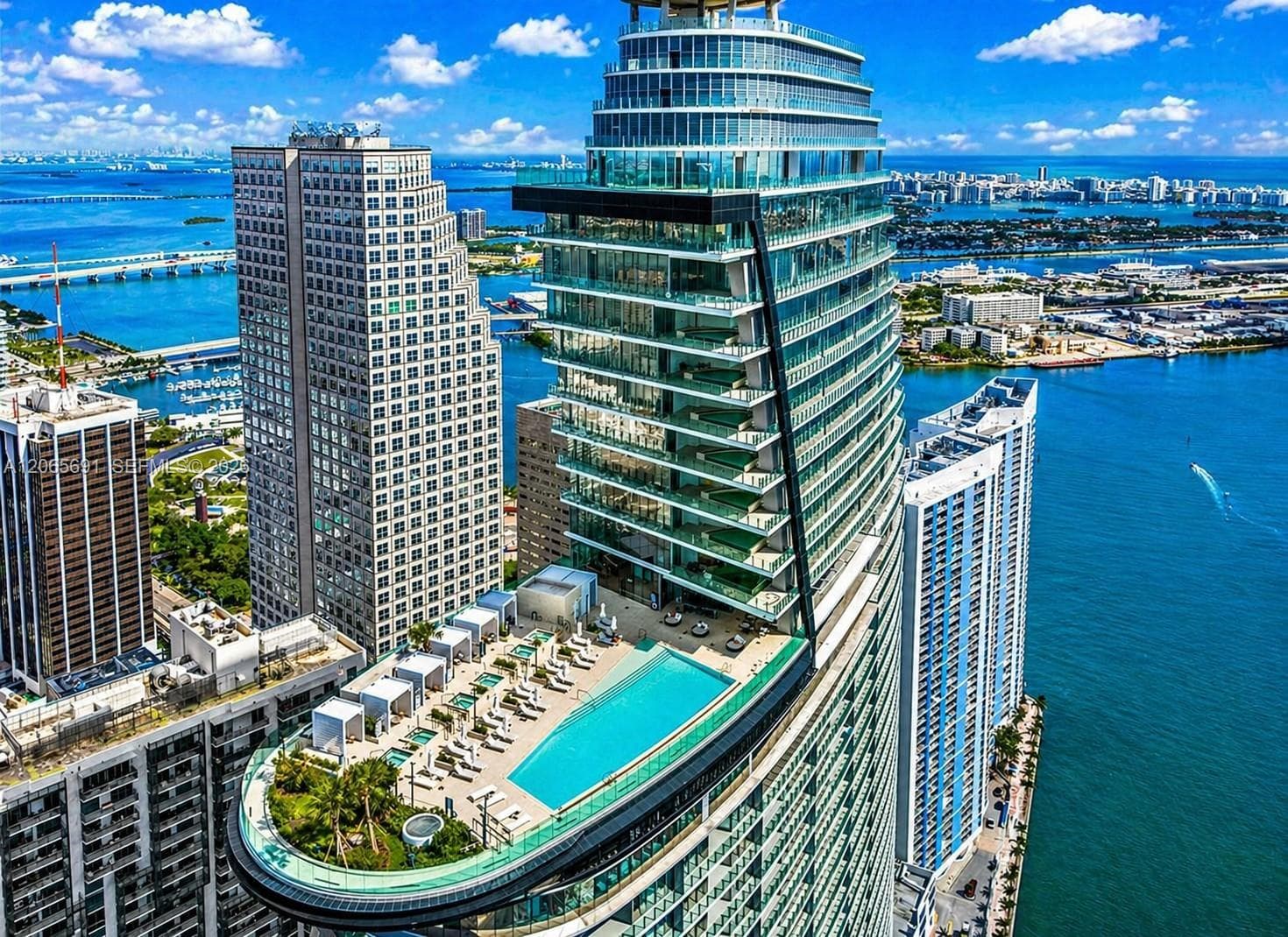 300 Biscayne Boulevard Way # 4201E, Miami FL 33131 photo 2