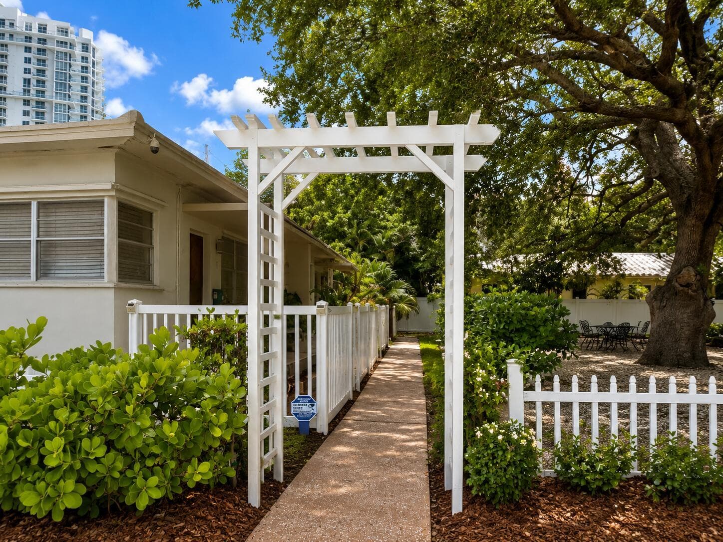 17 NE 9TH Avenue, Fort Lauderdale FL 33301 photo 3