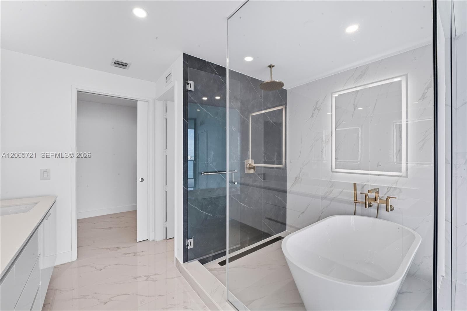 700 NE 24th St # 3502, Miami FL 33137 photo 5
