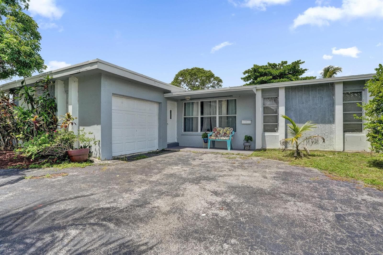 2161 NW 84TH Way, Sunrise FL 33322 photo 2