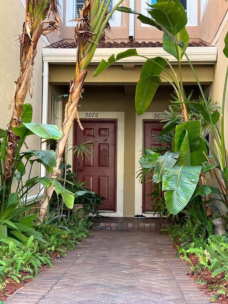 9076 PRESTON Place # 9076, Tamarac FL 33321 photo 2