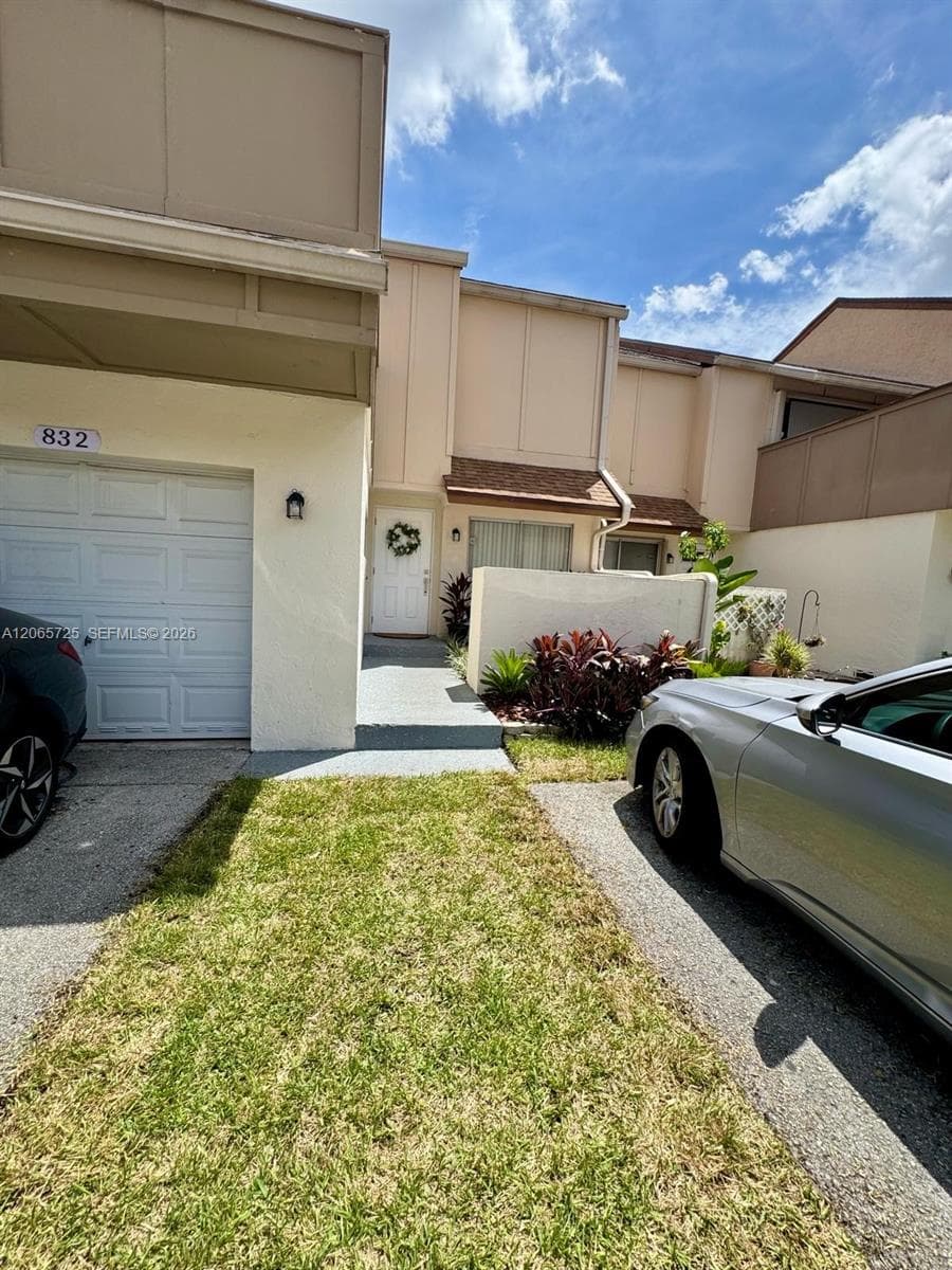 832 NW 81st Way # 9, Plantation FL 33324 photo 2