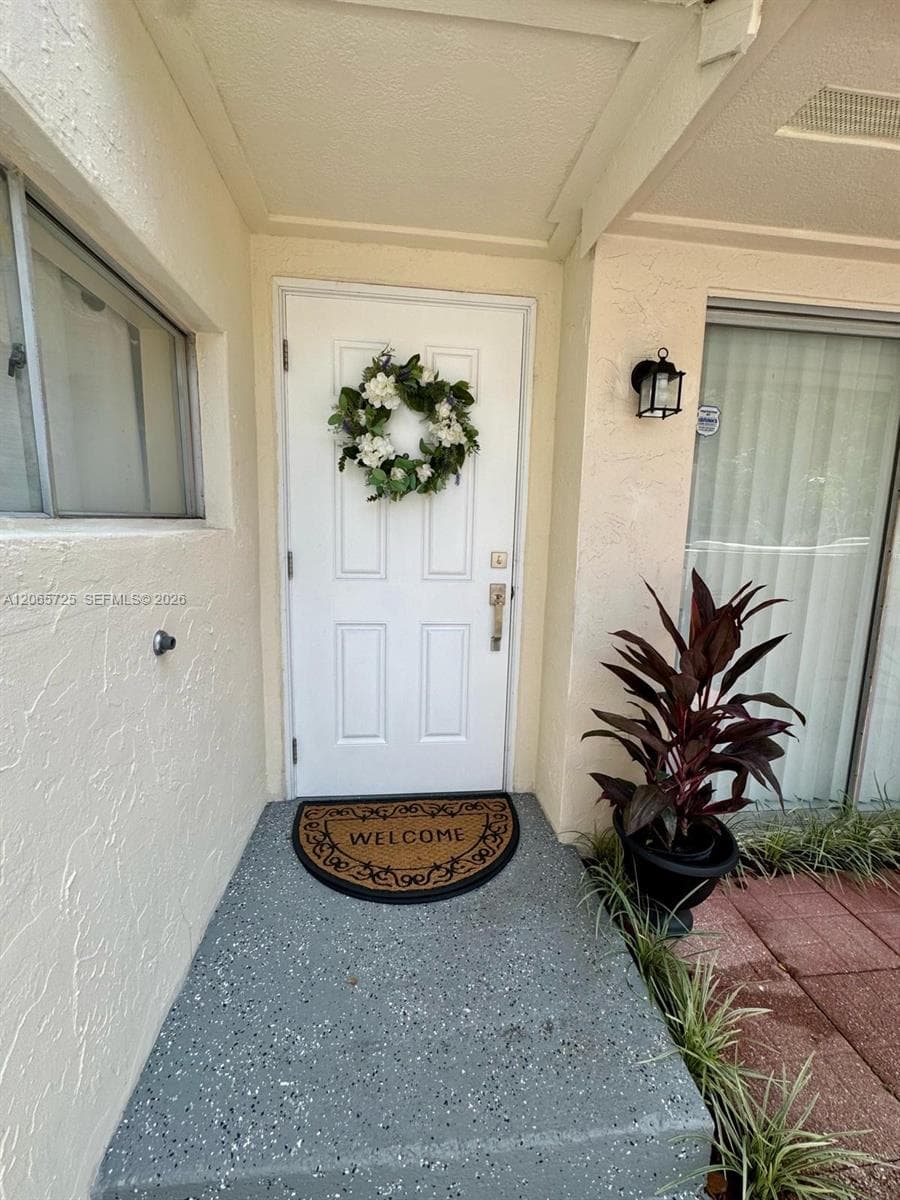 832 NW 81st Way # 9, Plantation FL 33324