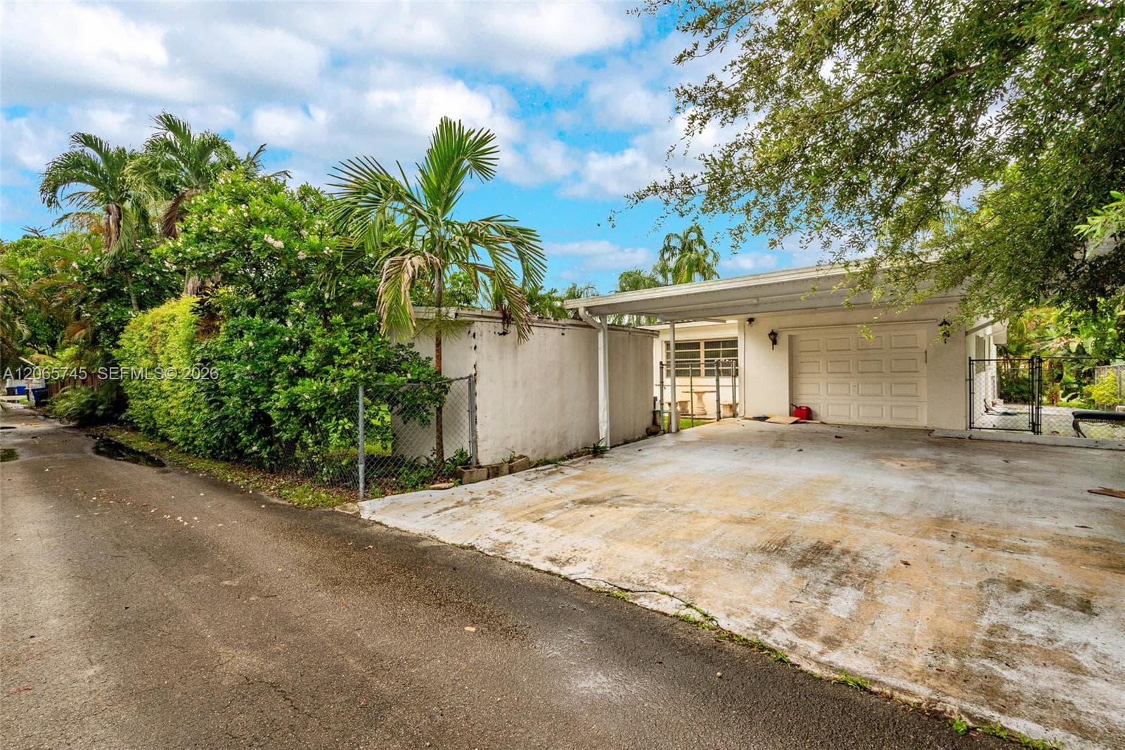 5013 Arthur St, Hollywood FL 33021 photo 3