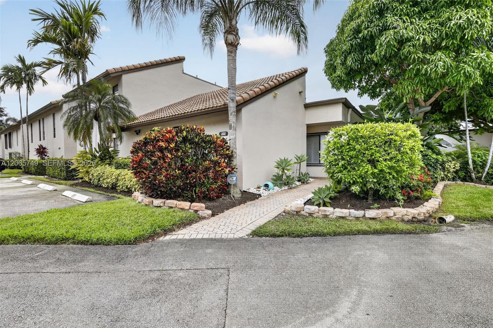 958 Mockingbird Ln # 515, Plantation FL 33324