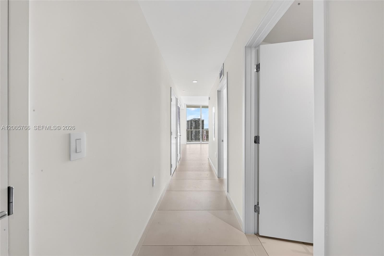 1400 Biscayne Blvd # 2607, Miami FL 33132 photo 3