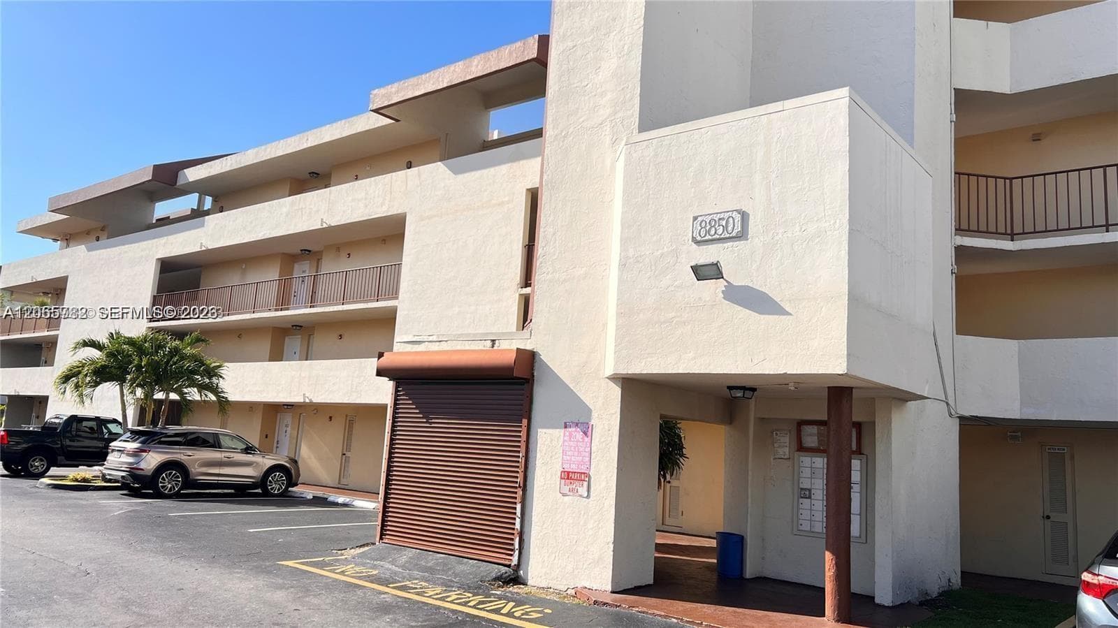 8850 Fontainebleau Blvd # 401, Miami, FL 33172 photo 2