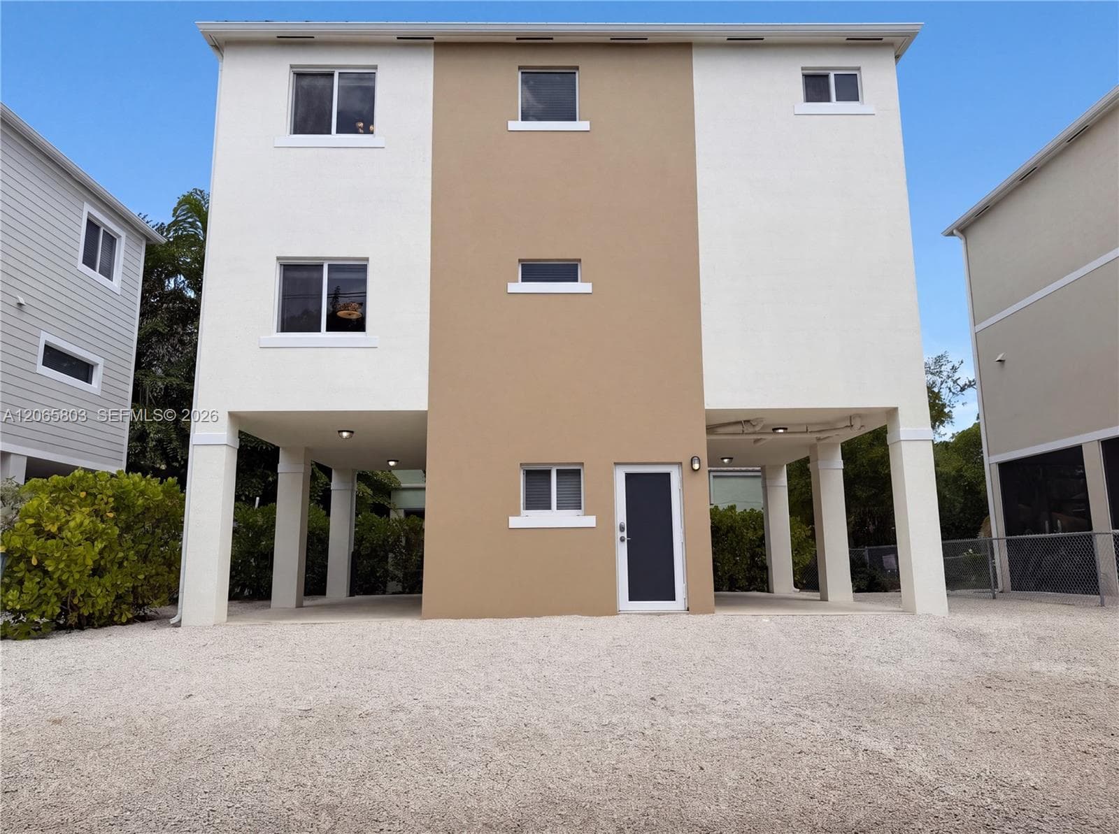 17 Lakeview Dr, Key Largo FL 33037