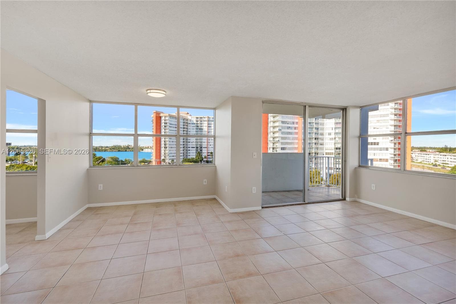 1300 NE Miami Gardens Dr # 714E, Miami FL 33179 photo 2