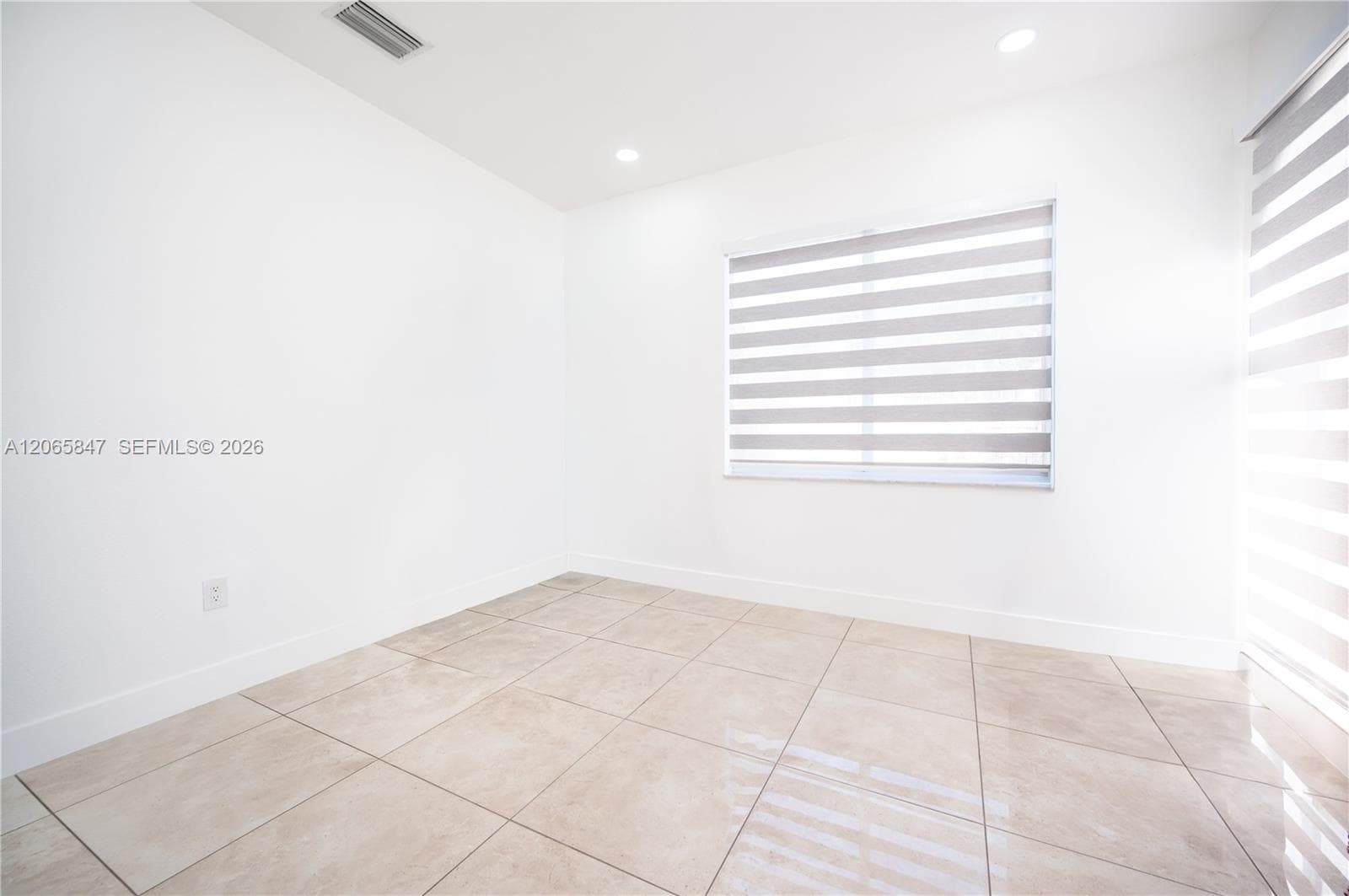 1046 NE 17th Ter, Homestead FL 33033 photo 4
