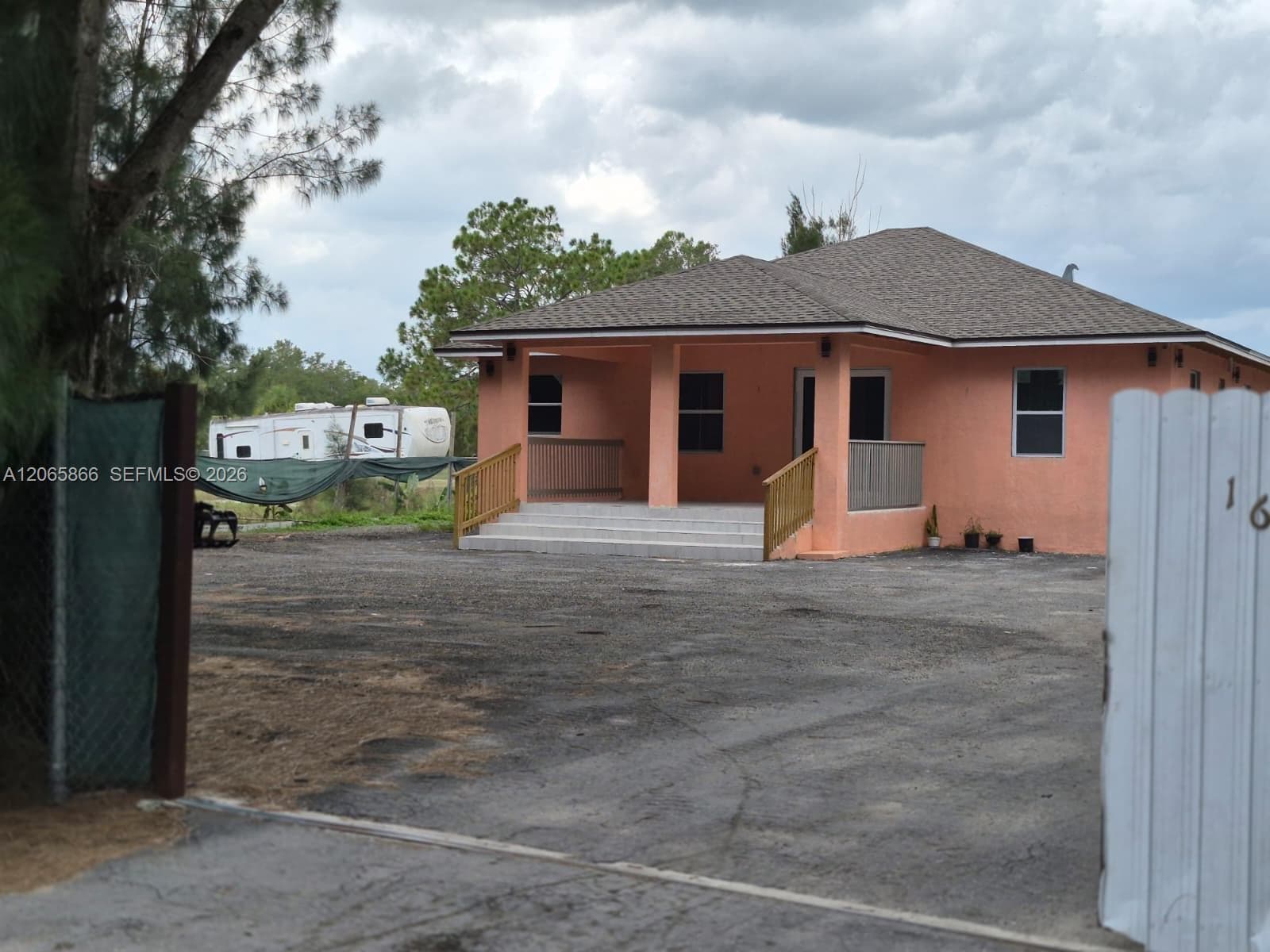 160 N Granja St, Clewiston FL 33440