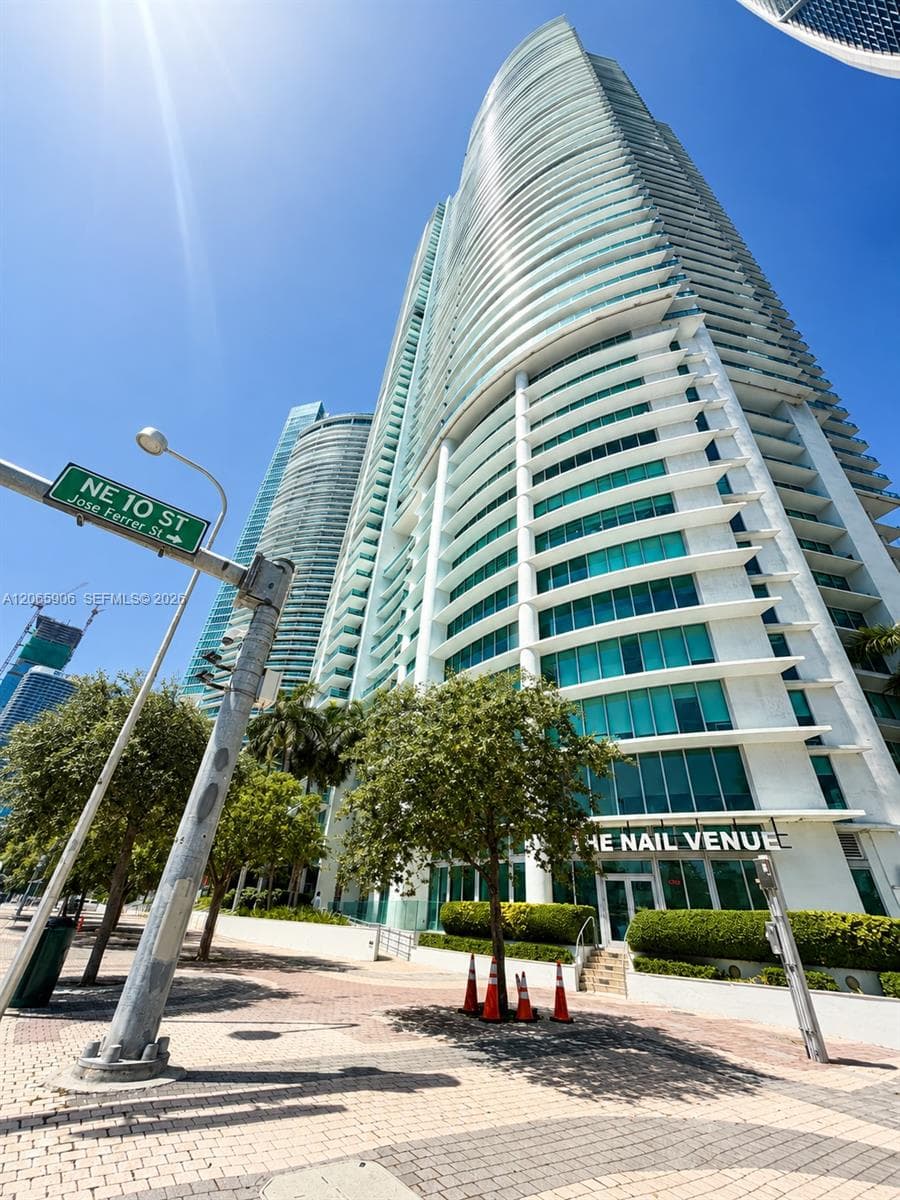 900 Biscayne Blvd # 4410, Miami FL 33132 photo 2