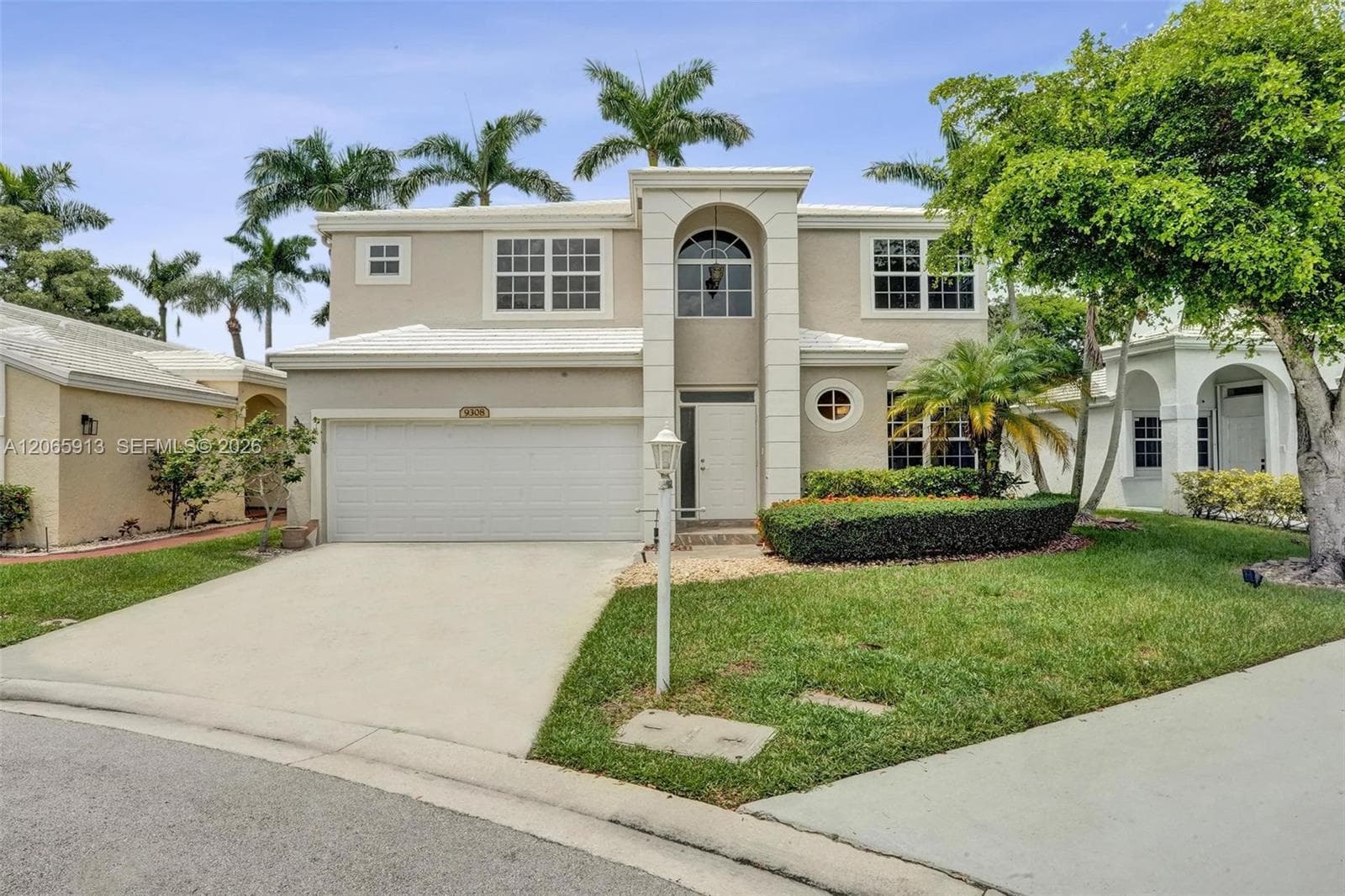 9308 NW 8th Cir, Plantation FL 33324 photo 2
