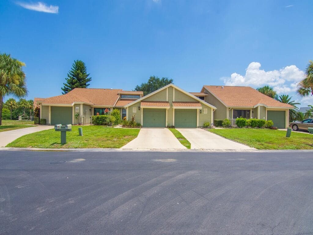 1494 SE Colchester Circle, Port St. Lucie FL 34952 photo 2