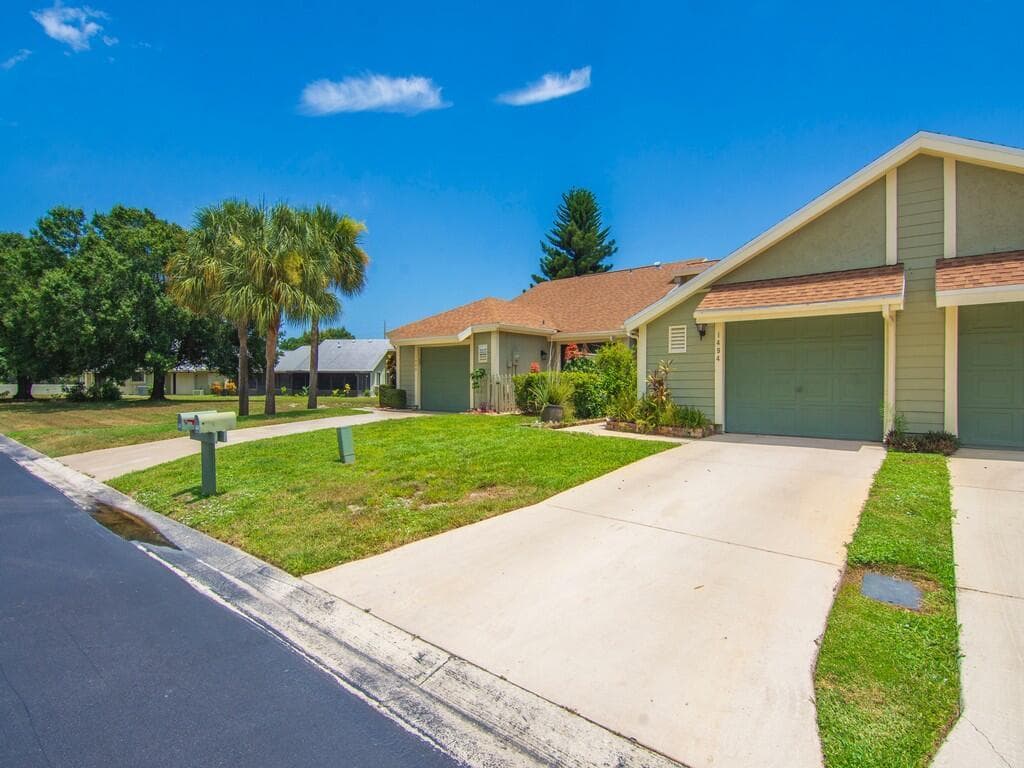 1494 SE Colchester Circle, Port St. Lucie FL 34952