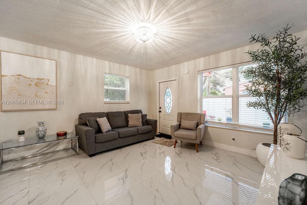 1600 N 68th Ave, Hollywood FL 33024 photo 2