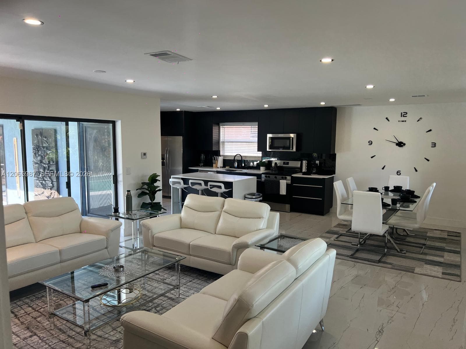 1112 N 13th Ave, Hollywood FL 33019 photo 4