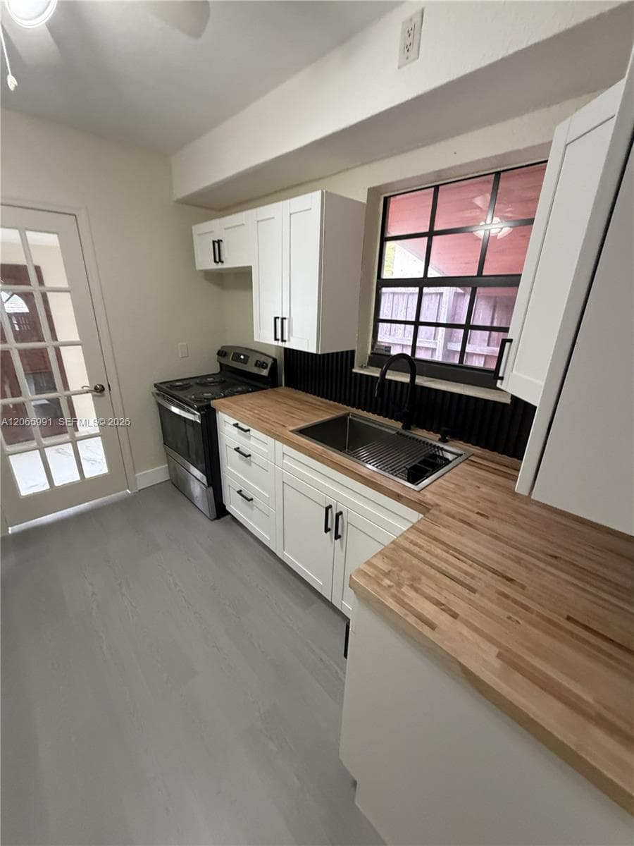 2424 SW 21st Ter # IN-LAW DETACHD, Miami, FL 33145