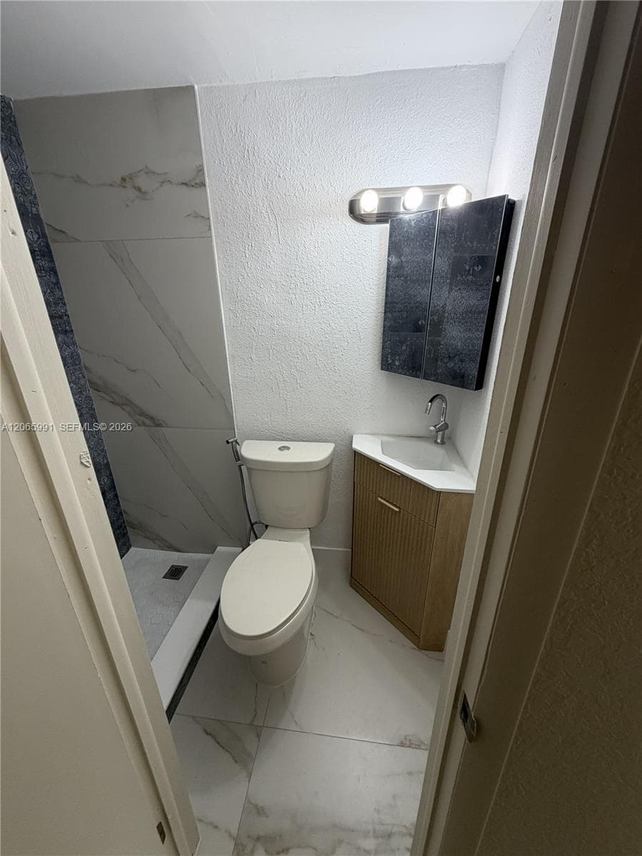 2424 SW 21st Ter # IN-LAW DETACHD, Miami, FL 33145 photo 4
