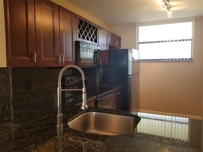 110 Lake Emerald Drive # 409, Oakland Park FL 33309 photo 3