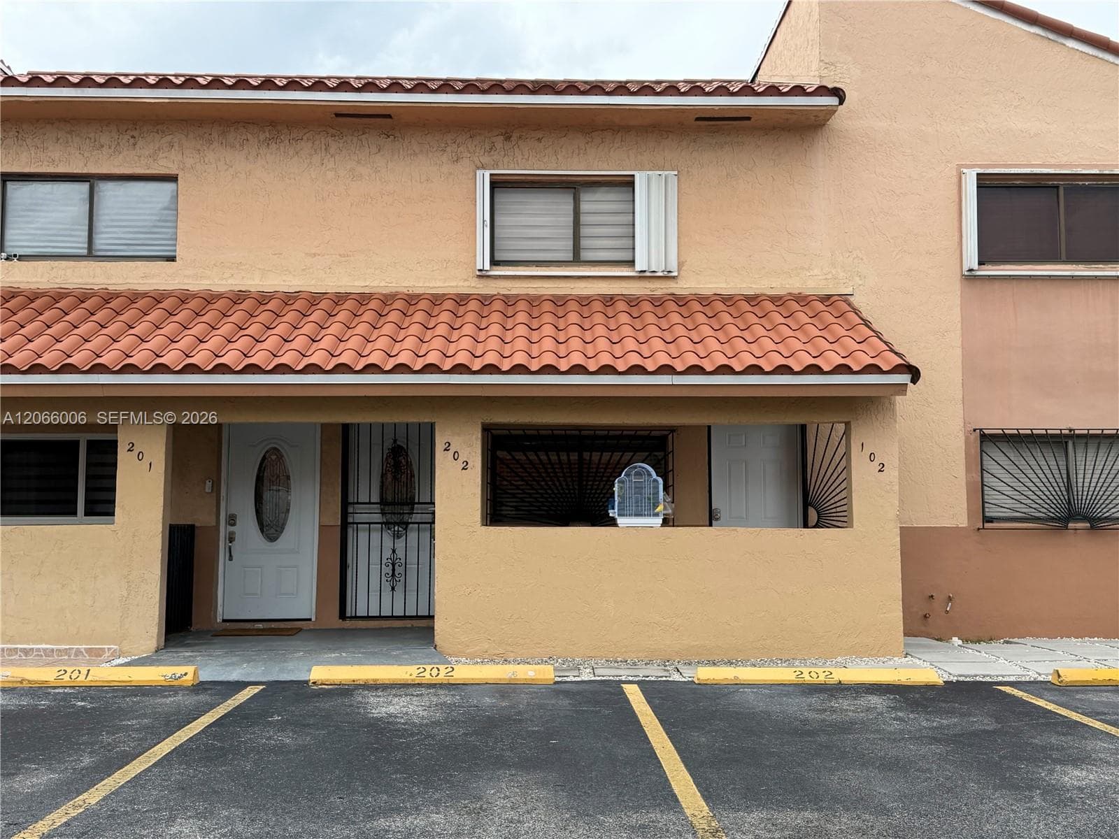 7792 W 29th Way # 202, Hialeah FL 33018