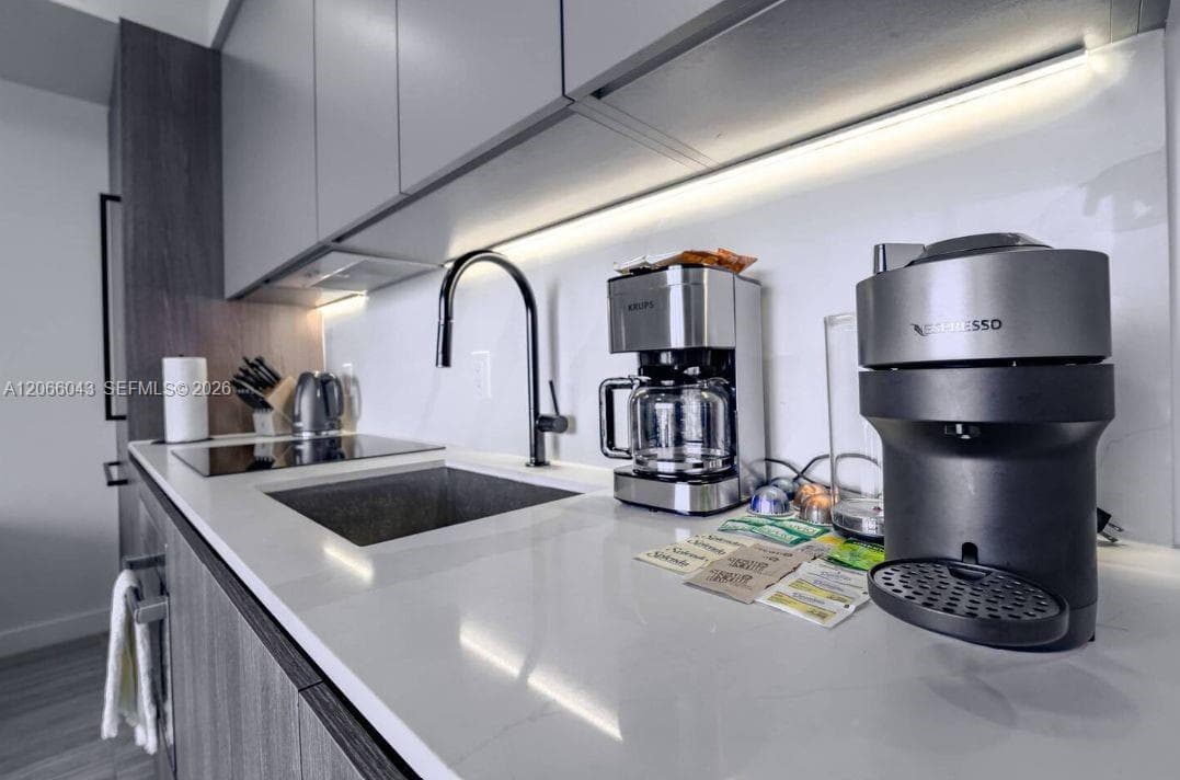 580 72nd St # 1203, Miami Beach FL 33141 photo 4