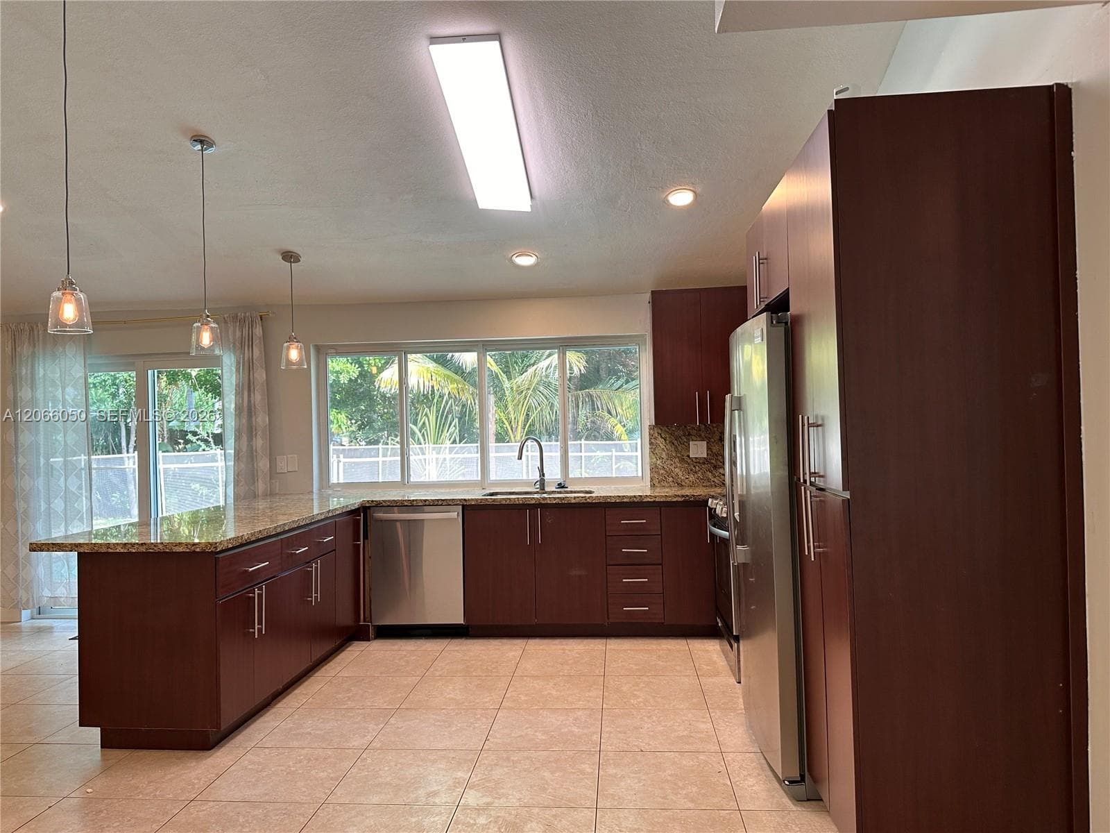 11907 Jennifer Way, Cooper City FL 33026 photo 4