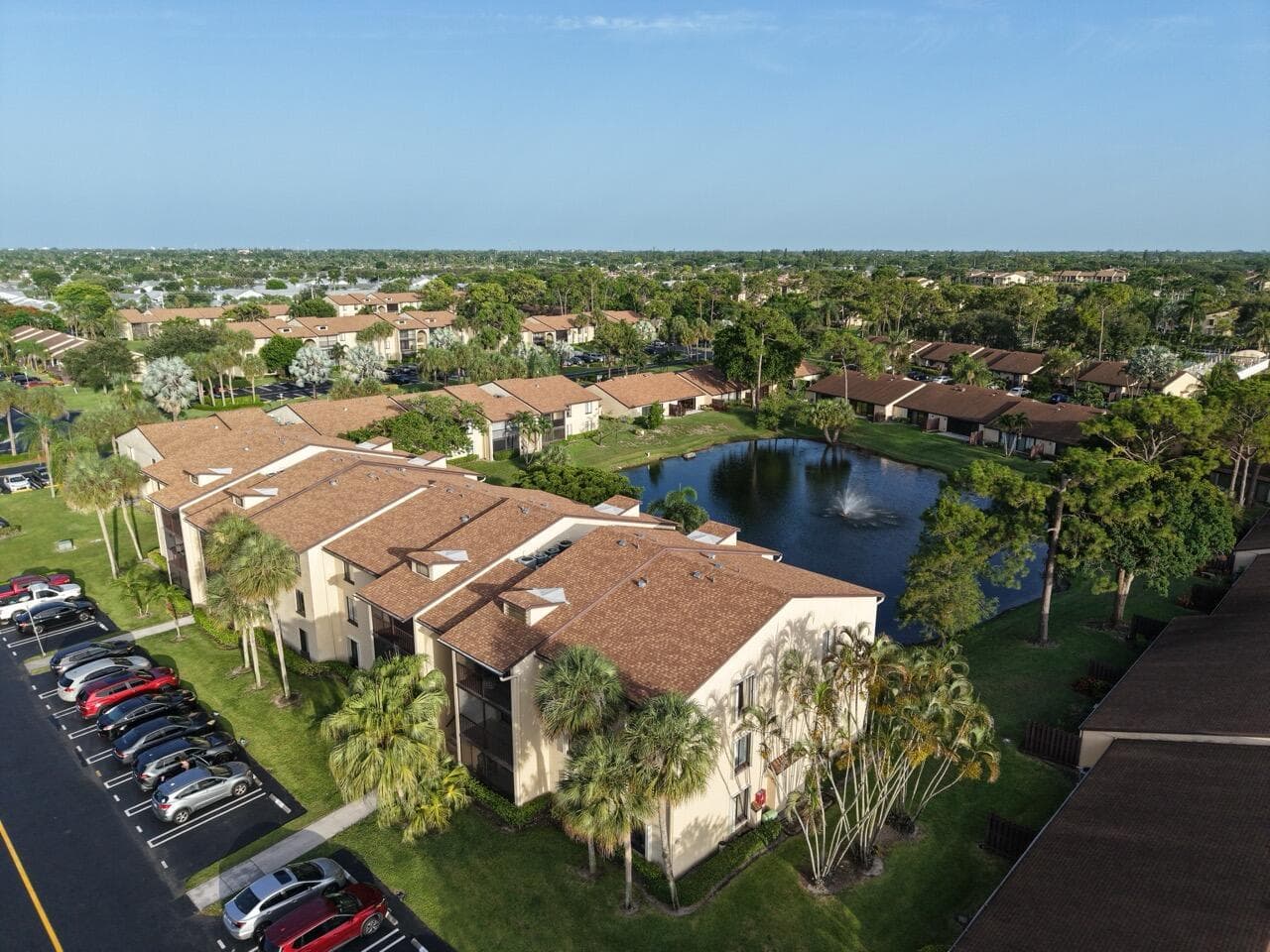 617 SEA PINE Way # E1, FL 33415