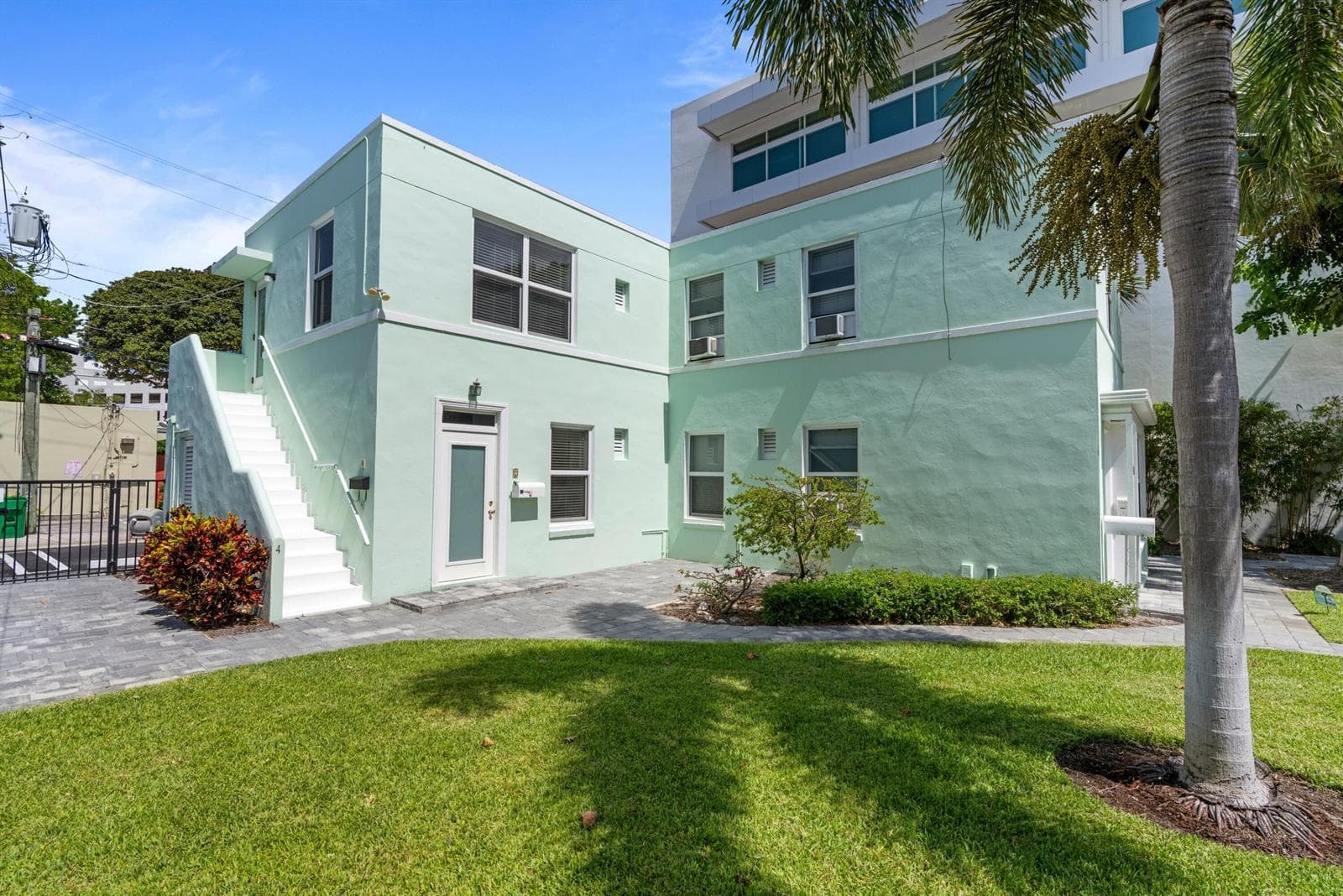 90 SE 5th Avenue, Delray Beach FL 33483 photo 2