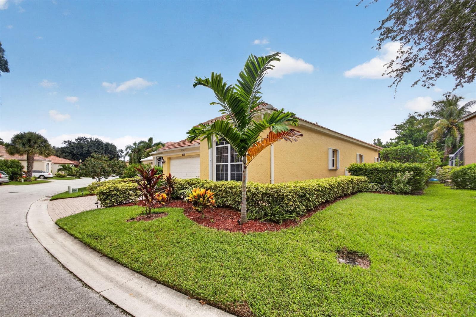 8058 Via Hacienda, Riviera Beach FL 33418 photo 4