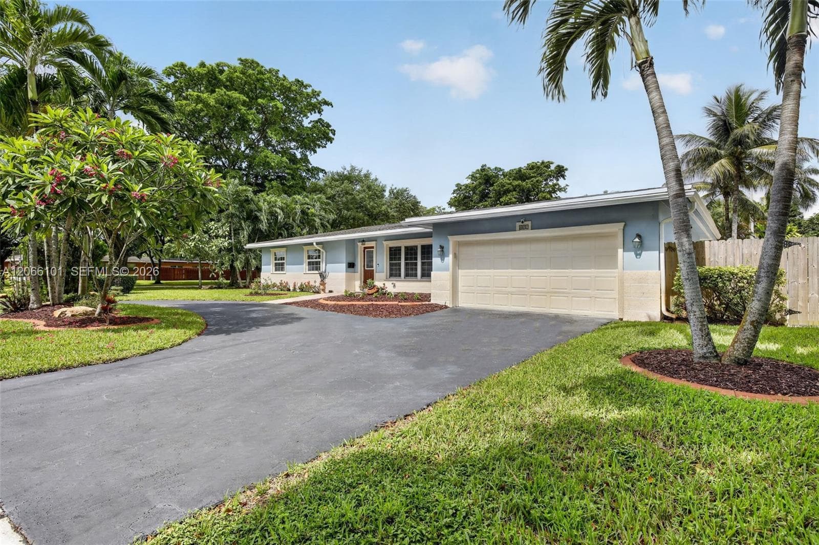 801 Ixora Ln, Plantation FL 33317 photo 4