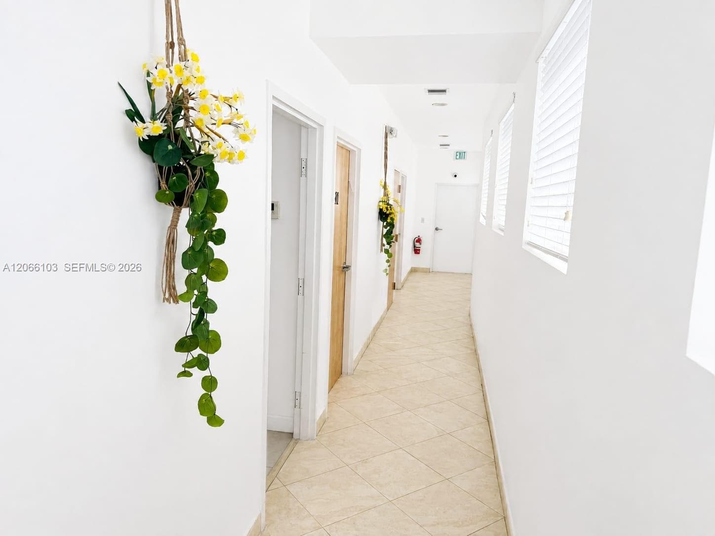 18319 W Dixie Hwy # 206, North Miami Beach FL 33160 photo 3