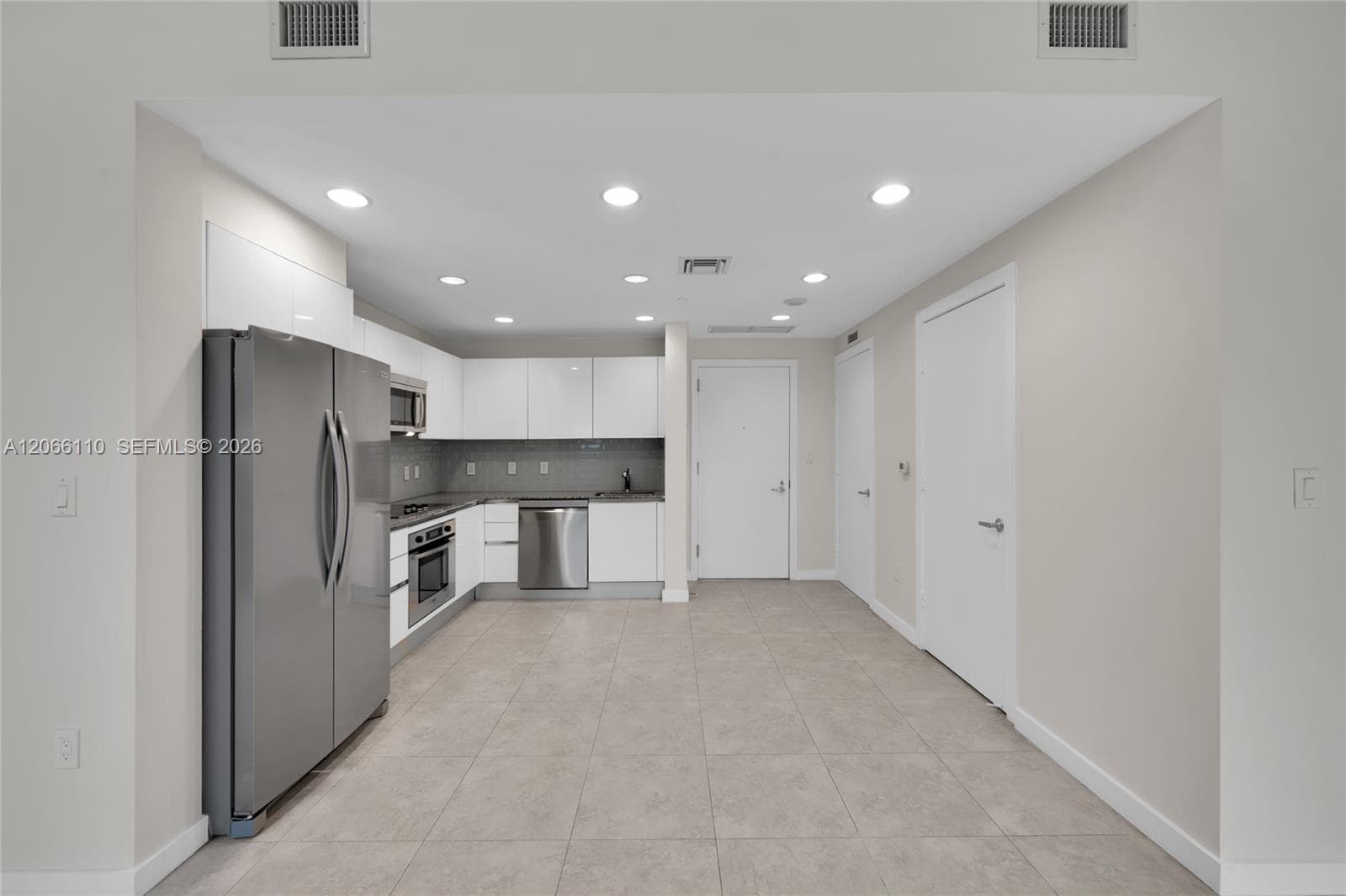 1060 Brickell Ave # 815, Miami FL 33131 photo 3