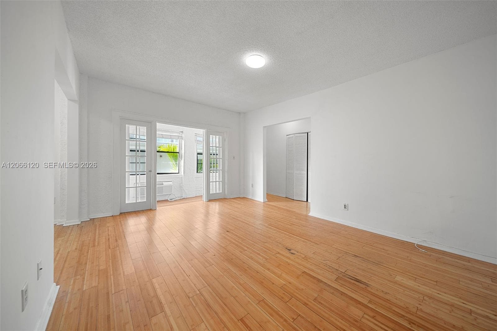 934 Michigan Ave # 207, Miami Beach FL 33139 photo 2