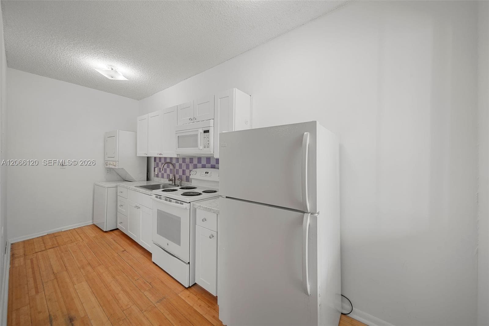 934 Michigan Ave # 207, Miami Beach FL 33139 photo 3