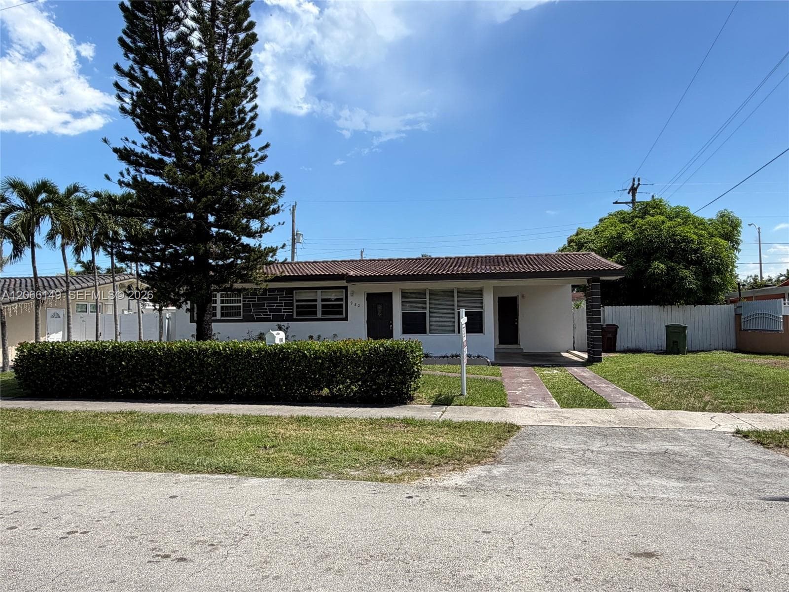 980 W 53rd Ter, Hialeah FL 33012 photo 5