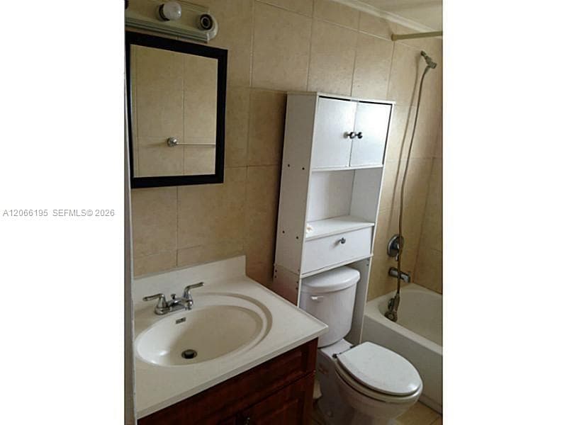 2008 Jackson St # E2, Hollywood FL 33020 photo 5