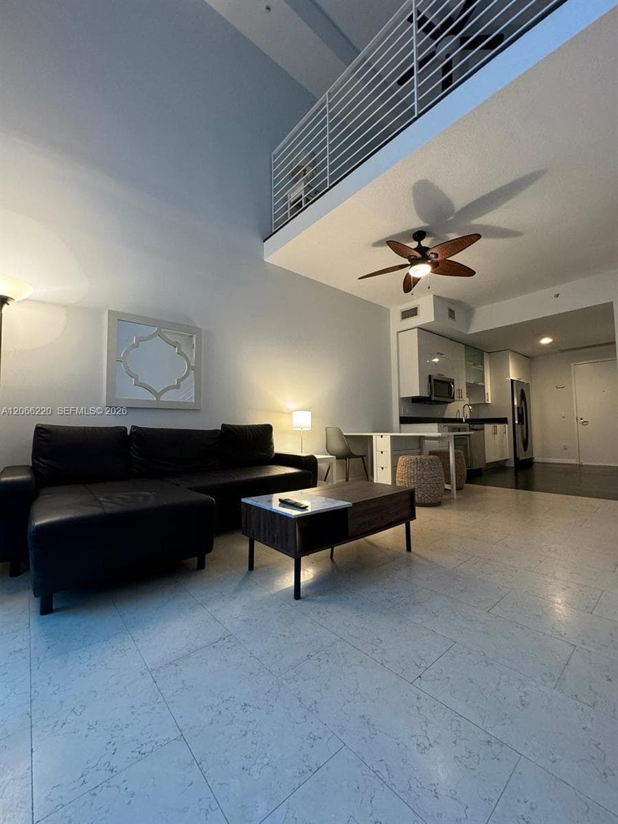 60 SW 13th St # 2202, Miami, FL 33130 photo 5