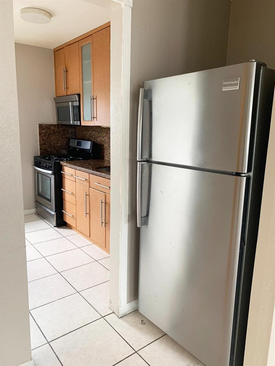 555 SW 16TH Avenue # 15, Miami, FL 33135 photo 4
