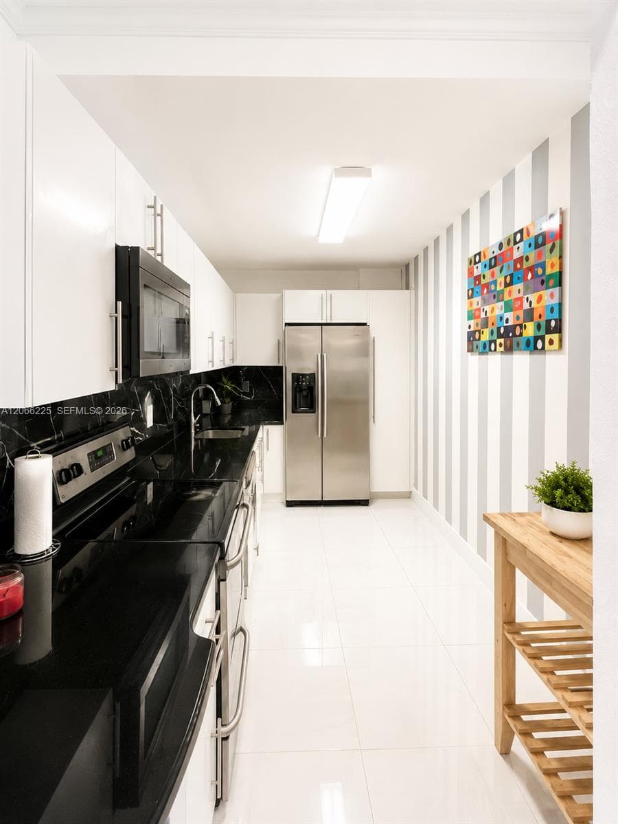 401 69th St # 304, Miami Beach FL 33141 photo 5