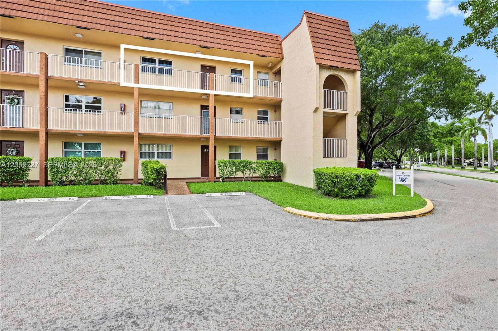 2911 N Pine Island Rd # 311, Sunrise FL 33322 photo 2