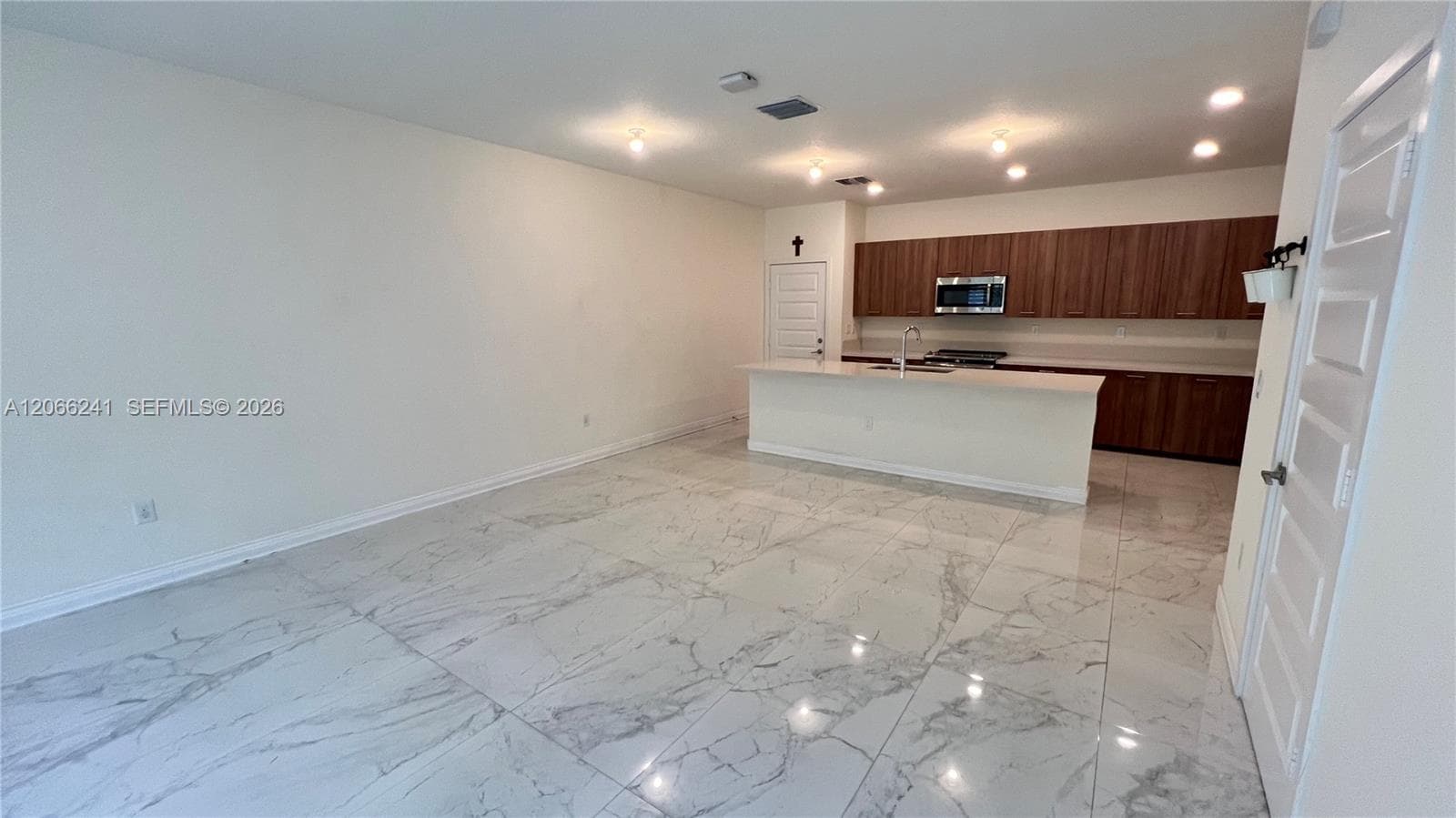 4738 NW 83rd Path # 4738, Doral FL 33166 photo 2