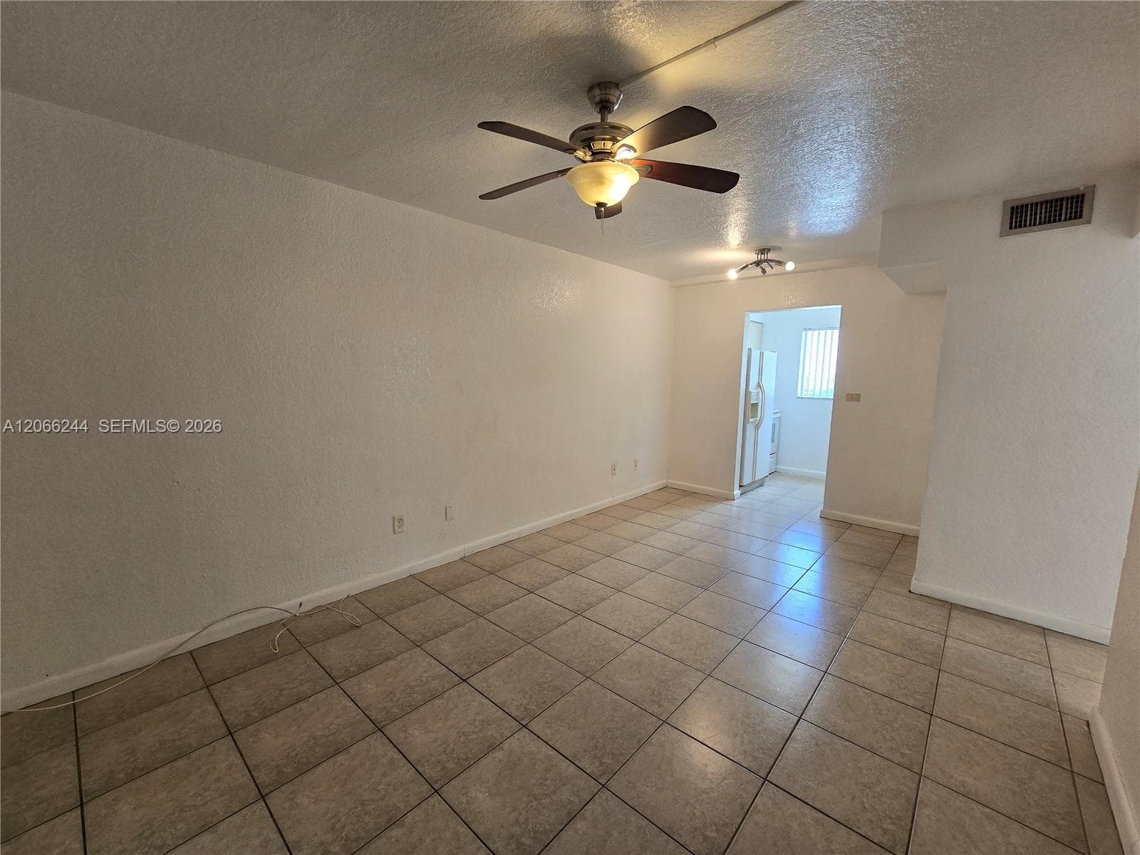 2330 NW 11th St # 15, Miami, FL 33125