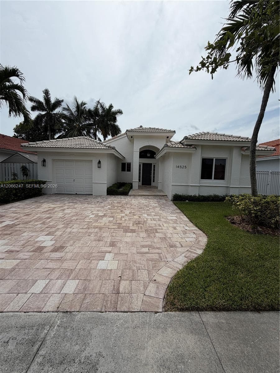 14525 NW 88 ave # 14525, Miami Lakes FL 33018 photo 2