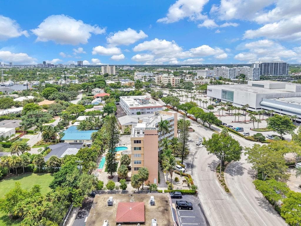 2400 NE 9th St # 201, Fort Lauderdale FL 33304 photo 2