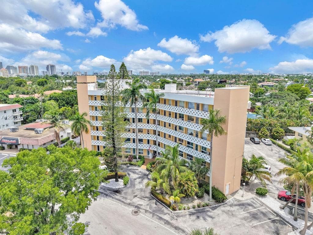 2400 NE 9th St # 201, Fort Lauderdale FL 33304 photo 3
