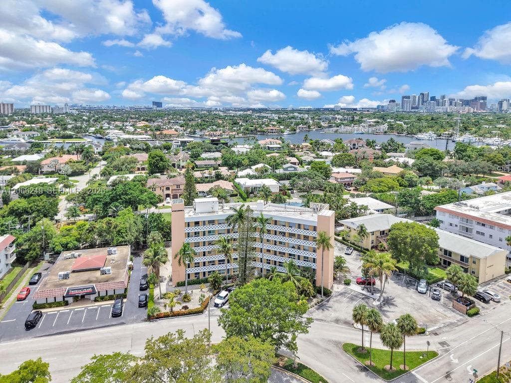 2400 NE 9th St # 201, Fort Lauderdale FL 33304