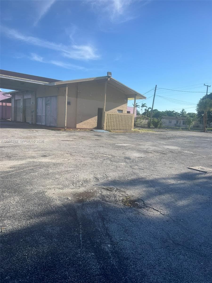 1391 NW 31 Ave, Lauderhill FL 33311 photo 3