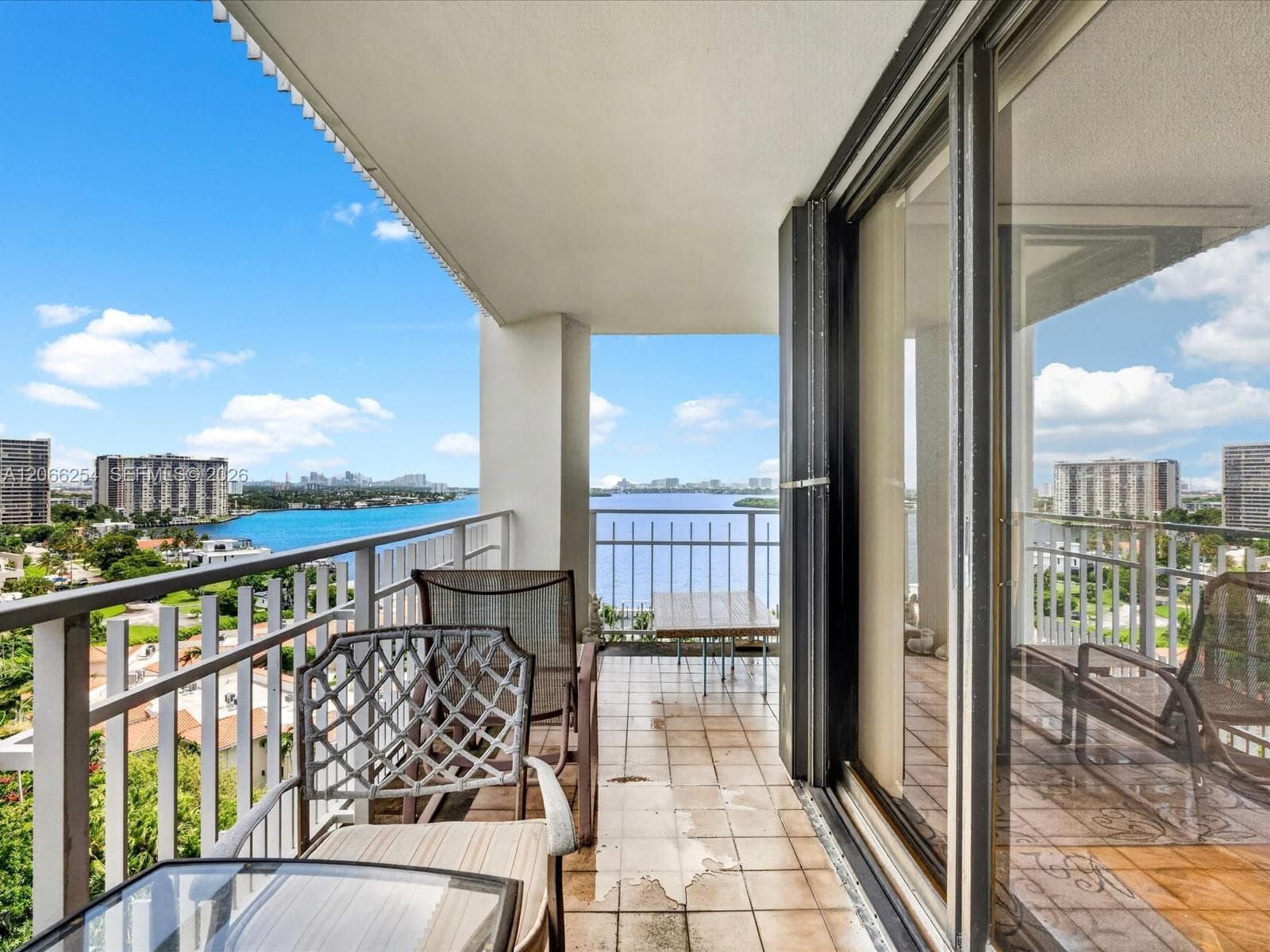 4000 Towerside Ter # 1407, Miami FL 33138